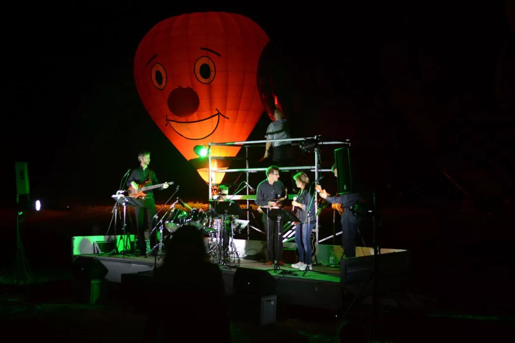 Sound + Light - Balloon-Glowing mit Live-Band